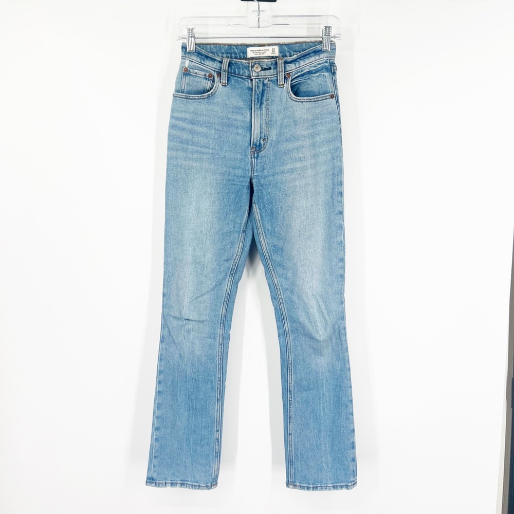 Abercrombie & Fitch The ‘90s Slim Straight Jeans Ultra High Rise Short